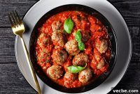 Keto Italian Meatballs in Marinara Sauce