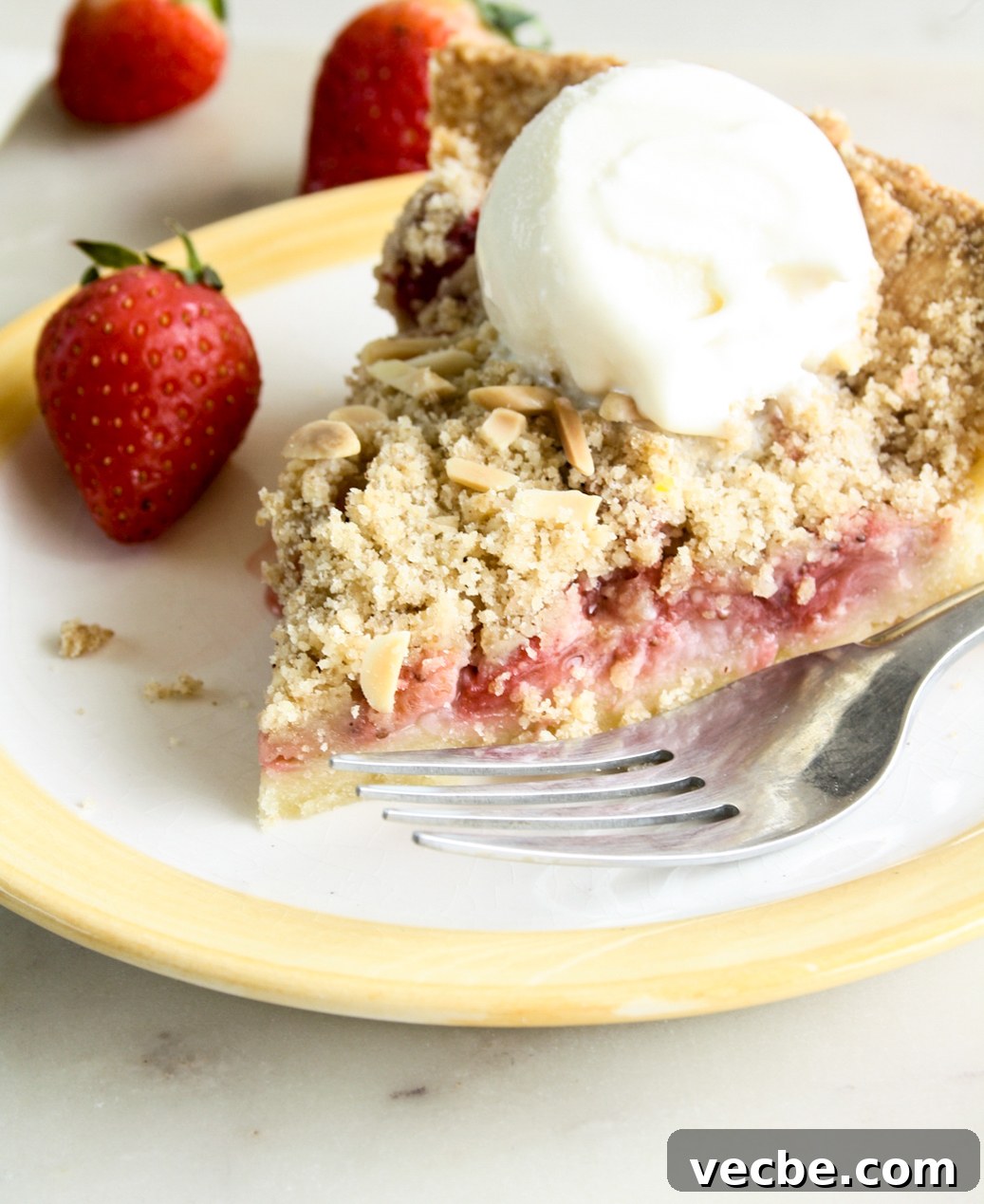Strawberry Crumble Pie with Buttery Streusel 6 Juicy strawberries on homemade pie crust with a crunchy crumble topping