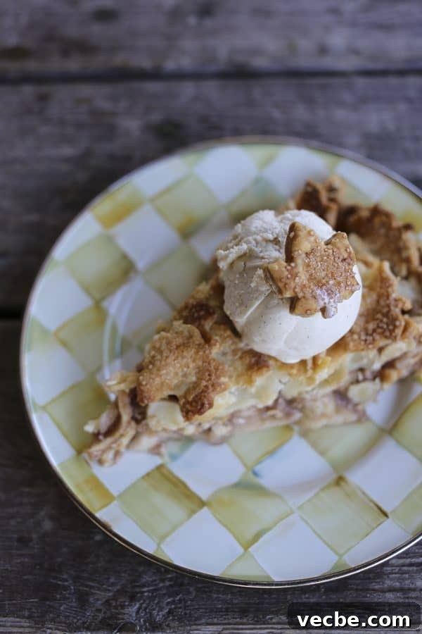Maple-Chai Spiced Apple Pie 4 Maple Chai Apple Pie: Creamy, rich, chai spiced apple pie.