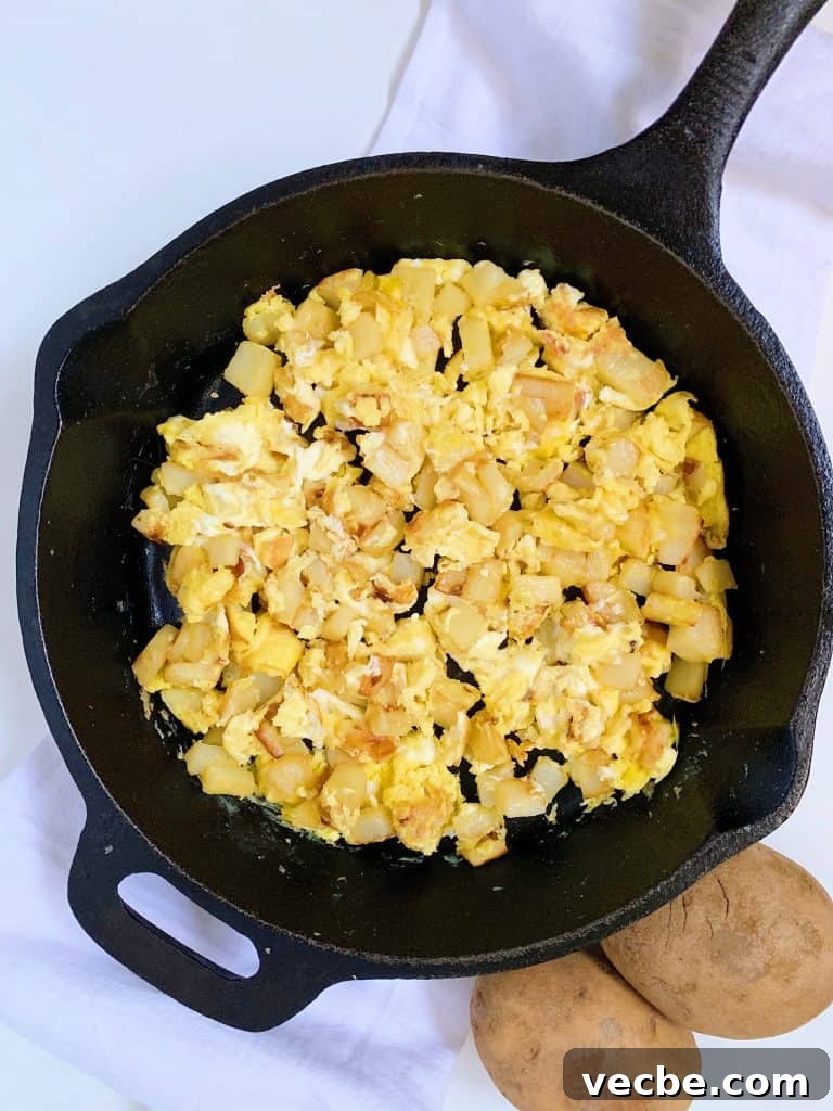 Papas con Huevo: Mexican Potato and Egg Breakfast Scramble 2 Simple potato and egg scramble (papas con huevo) #papasconhuevo #easybreakfast