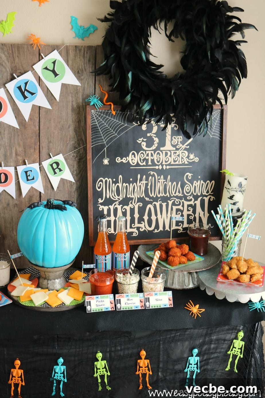 Halloween Chicken Slider Bar Recipes for Party Menus 4 Spooky Slider Bar with free printable labels and tags. easypeasypleasy.com