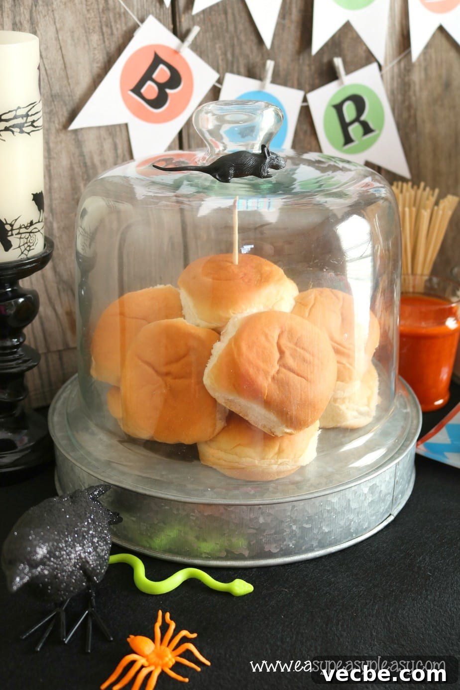 Halloween Chicken Slider Bar Recipes for Party Menus 5 Chicken Slider Recipes start with a slider bun!