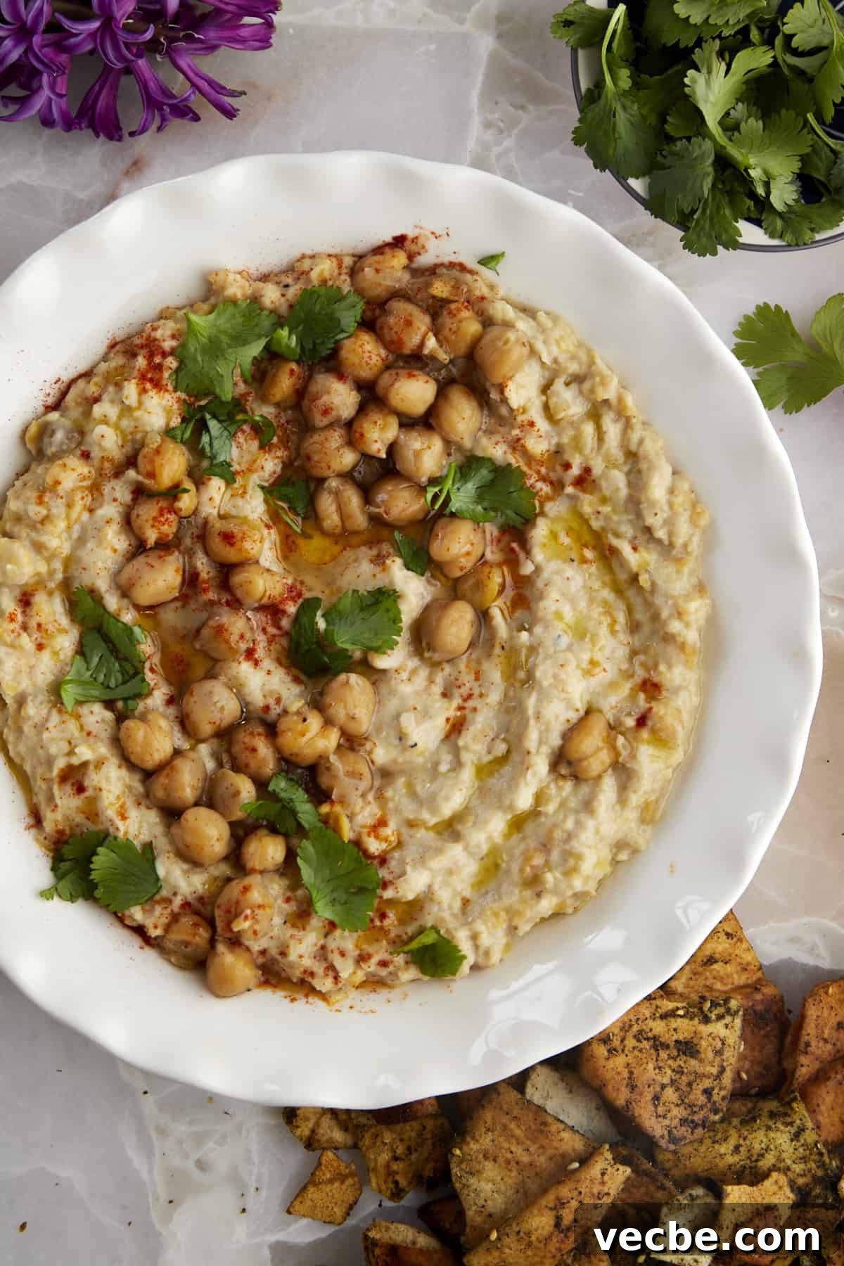How to Make Chunky Garlic Hummus (Masabaha) 2 Chunky garlic hummus (masabaha)