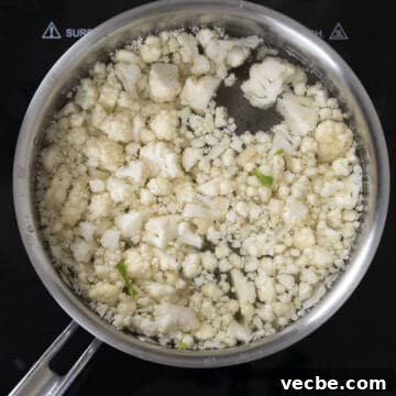 Roasted Cauliflower Pasta with Garlic and Parmesan 4 boiling cauliflower.