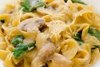 Creamy Fettuccine with Mushrooms and Spinach
