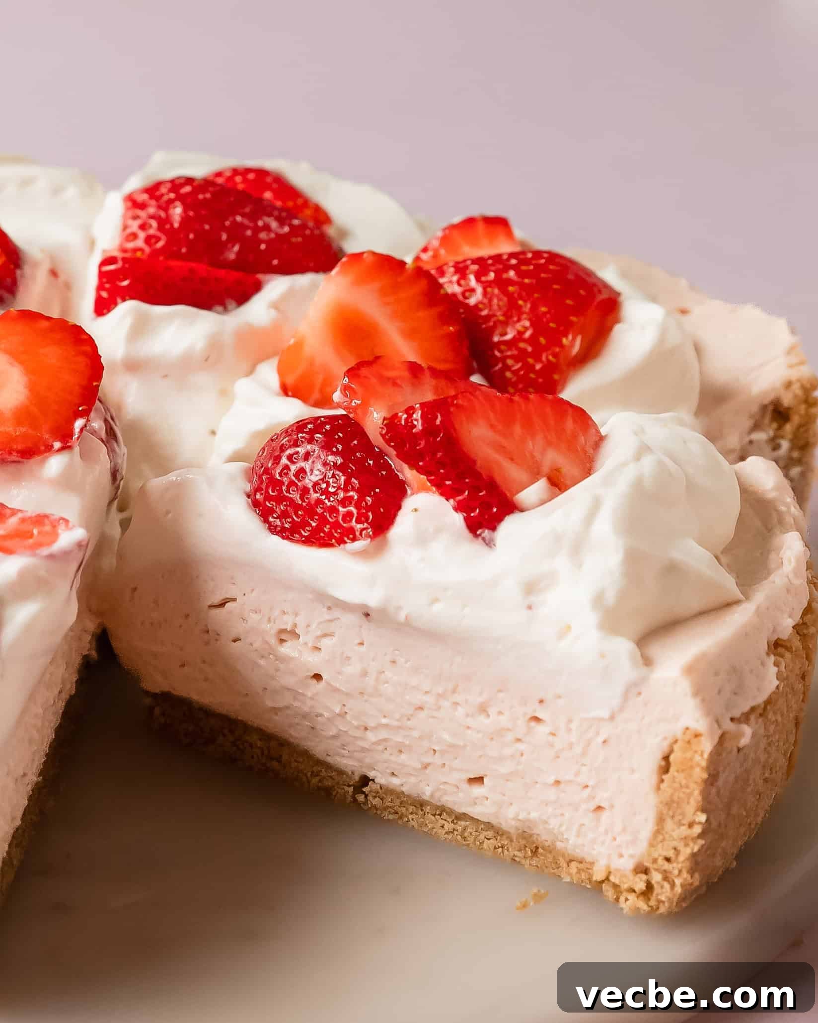 No-Bake Strawberry Cheesecake Recipe: Creamy Summer Dessert 7 Strawberry no bake cheesecake ready to serve